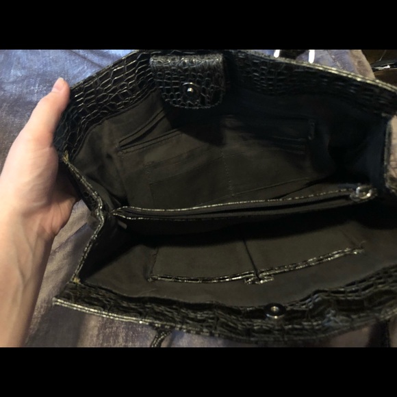 FAUX GATOR BLACK PURSE - Picture 2 of 4
